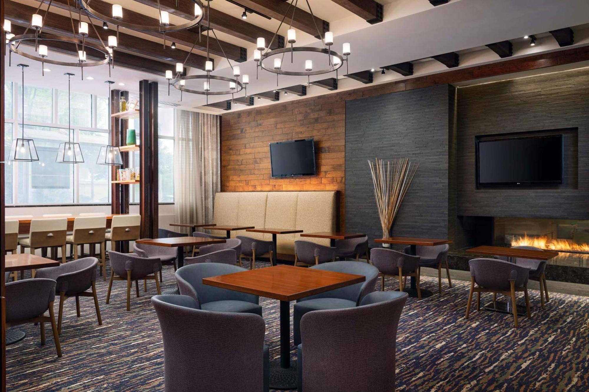 Hampton Inn & Suites Atlanta-Midtown, Ga Exterior photo